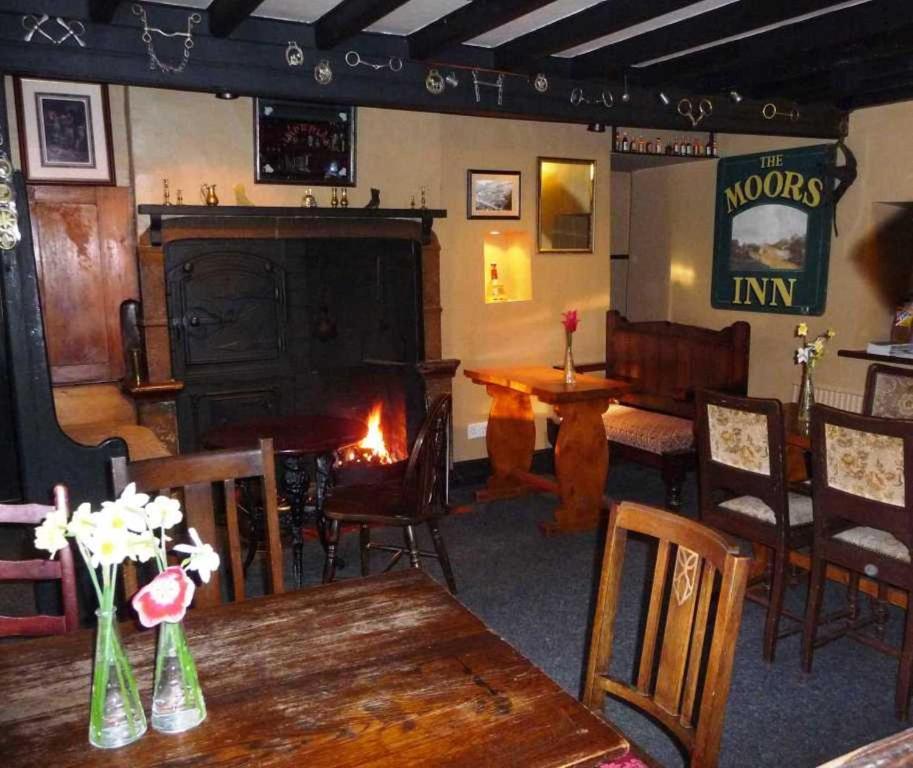 Moors Inn Appleton le Moors Екстериор снимка
