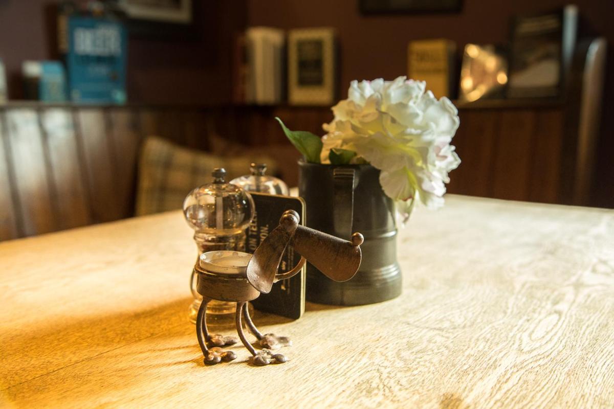 Moors Inn Appleton le Moors Екстериор снимка